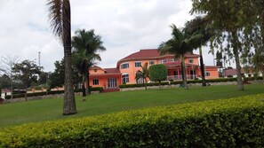 Front of property - Flagship Piazza Hotel - Hostel (Bushenyi)