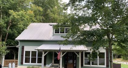 Historische Creekside Cottage 1859 Leiper Fork en Franklin TN! Geen ander vind het leuk!