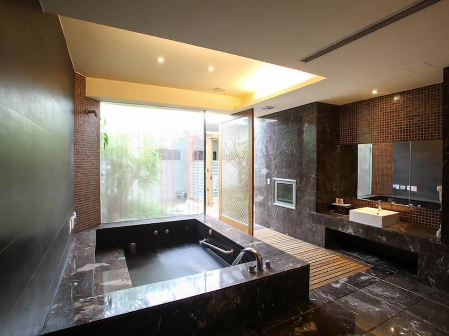 Deluxe Double Room | Bathroom