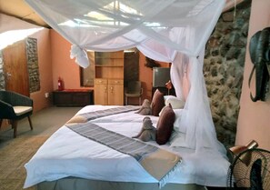 Family Room (Kliphuis 4) | Minibar, in-room safe, desk, soundproofing - Khowarib Lodge (Khowarib)