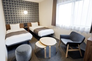 Habitación con 2 camas individuales | Tabla de planchar con plancha, wifi gratis, ropa de cama