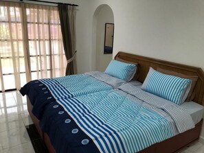 3 bedrooms, iron/ironing board, WiFi, bed sheets