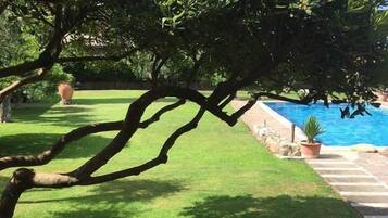 Seasonal outdoor pool