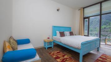 1 bedroom, rollaway beds