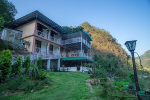 واجهة المنشأة