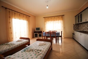 Flat-screen TV - Apartments Dine (Ksamil)