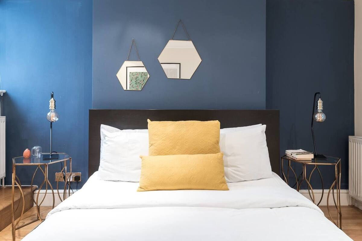 Lovely 2 Bed 2 Bath in Marble Arch | Iron/ironing board, WiFi (free)