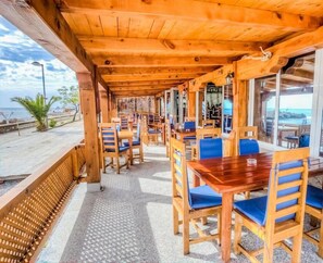 Desayuno de cocina local (EUR 4 por persona)