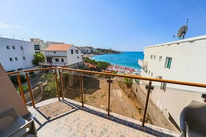 Departamento exclusivo, 1 habitación, vista al mar | Terraza o patio