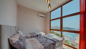 Exclusive Apartment, 2 Bedrooms, Sea View | Minibar, blackout curtains, soundproofing - ApartHotel XXL Lux (Bar)