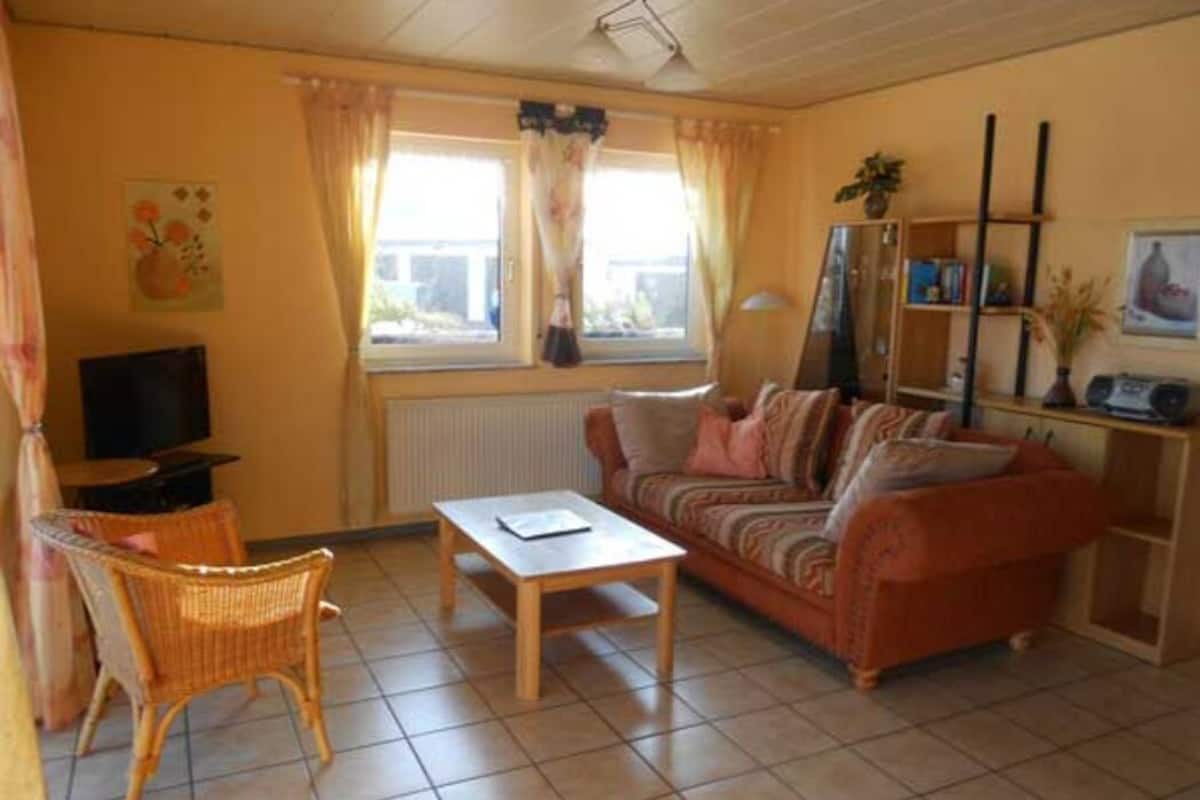 Apartment (Biene Maja) | 2 bedrooms, individually furnished, blackout curtains