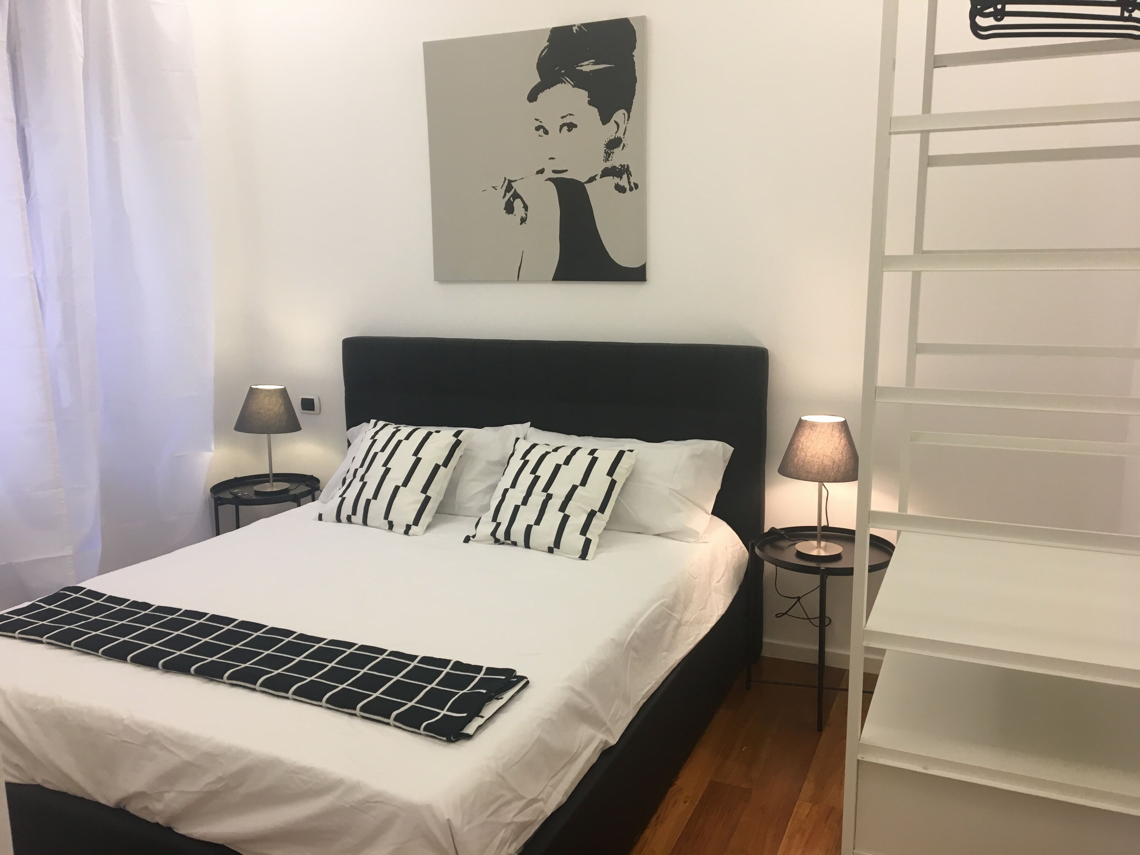 2 chambres, coffres-forts dans les chambres, fer et planche à repasser