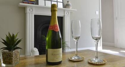 Old Green Chambers Free Parking, Town Centre