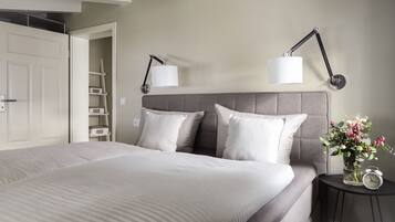 Suite, Dachterrasse (Endreinigung von € 117 pro Aufenthalt ist inbegriffen) | Verdunkelungsvorhänge, Bügeleisen/Bügelbrett, kostenlose Babybetten