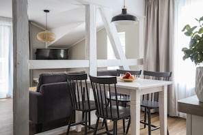 Svit (final cleaning fee 117 EUR incl) | Matservice på rummet
