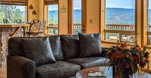 TV, peis og kontorer