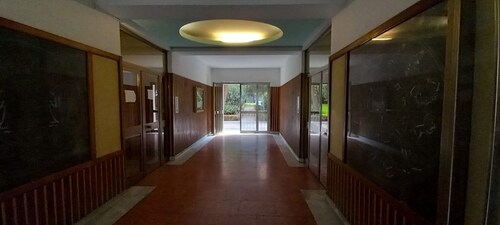 Studio Dino - Privates Studio-Apartment mit Loft-Schlafzimmer