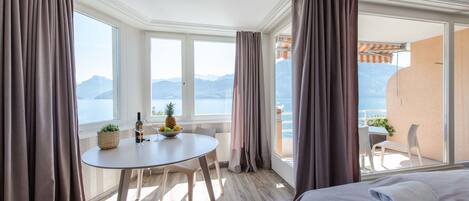 Deluxe Double Room, Balcony | Desk, soundproofing, rollaway beds, free WiFi