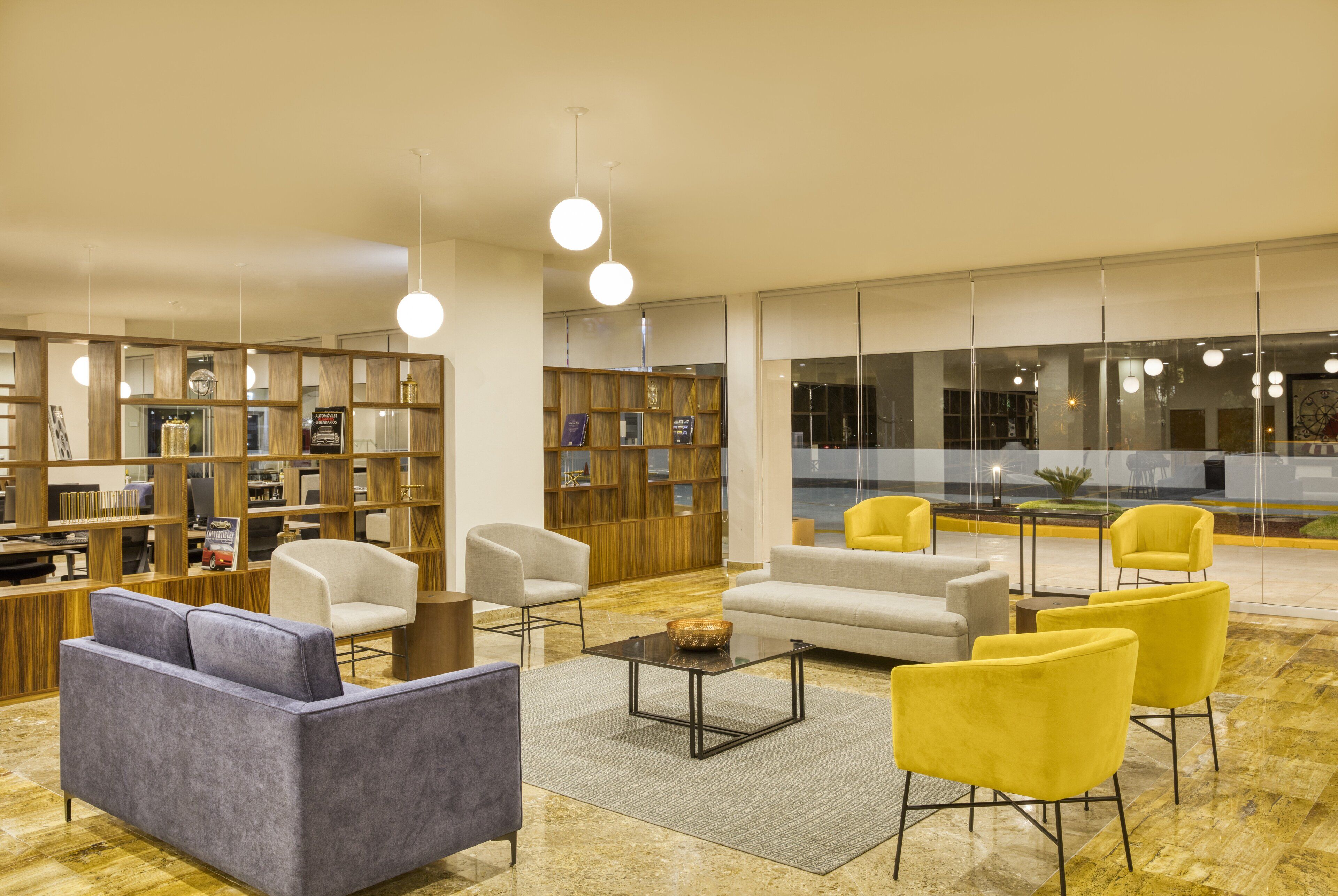 Televisor de pantalla plana de 55 polzades amb canals per cable 