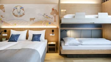 Standard Quadruple Room | In-room safe, cots/infant beds, free WiFi, individually decorated