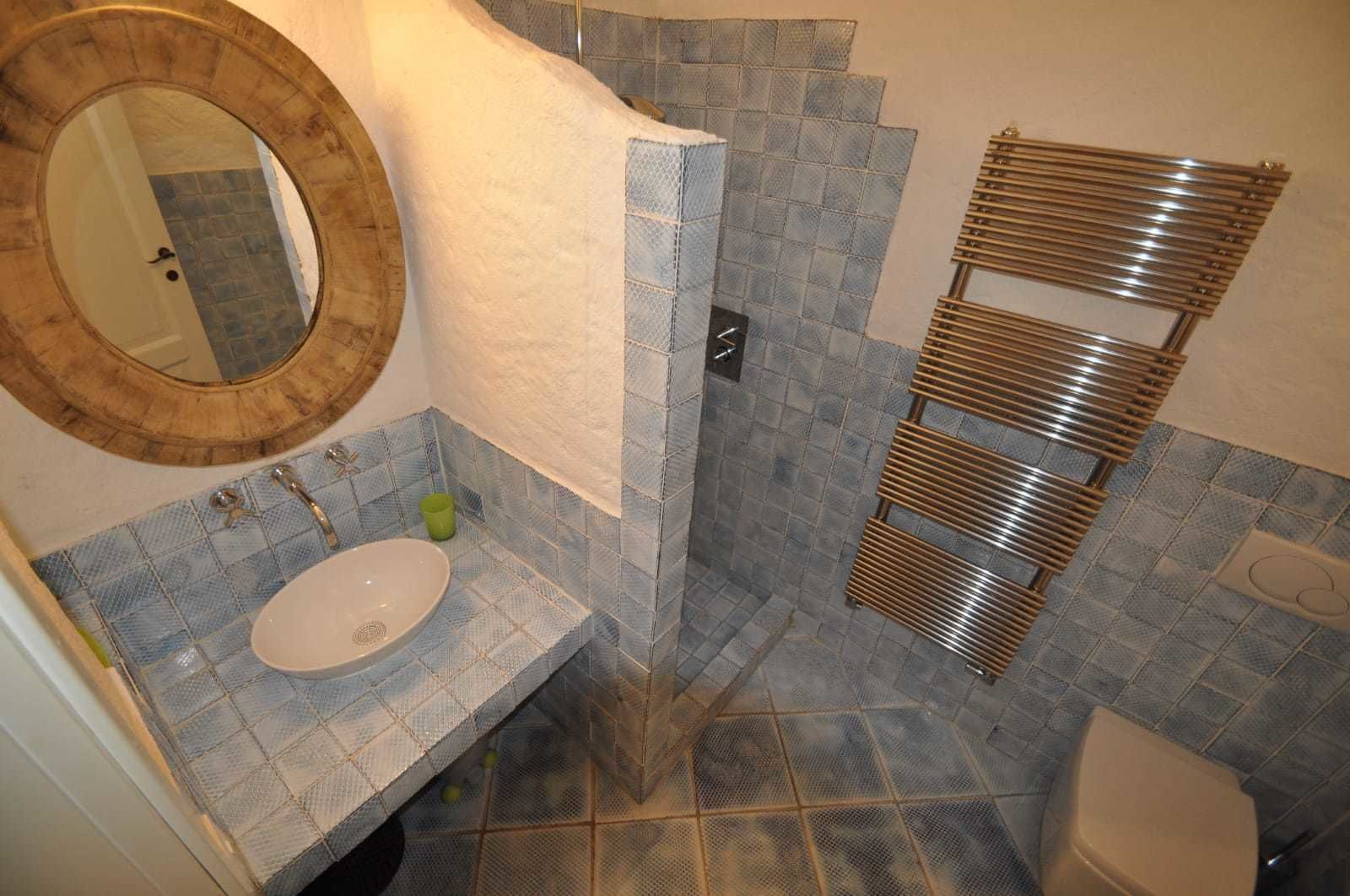 Vila, 6 quartos | Pia do banheiro