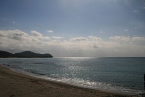A beach with a clear sky and calm sea. - Villa Luisa (Quartu Sant'Elena)