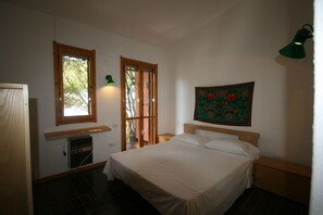 Villa, 3 Bedrooms | Individually decorated, individually furnished, bed sheets - Villa Luisa (Quartu Sant'Elena)