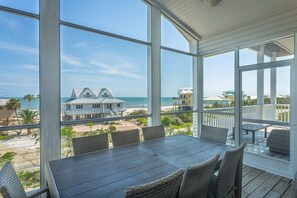 Dining - Let your dreams come true in Once Upon A Tide! (Eastpoint)