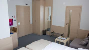 Kamar Double | Minibar, brankas, meja kerja, dan tempat tidur bayi gratis