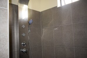 Toallas, papel higiénico