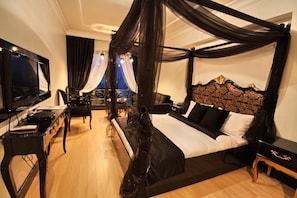 1 Schlafzimmer, Minibar, Zimmersafe, Schreibtisch