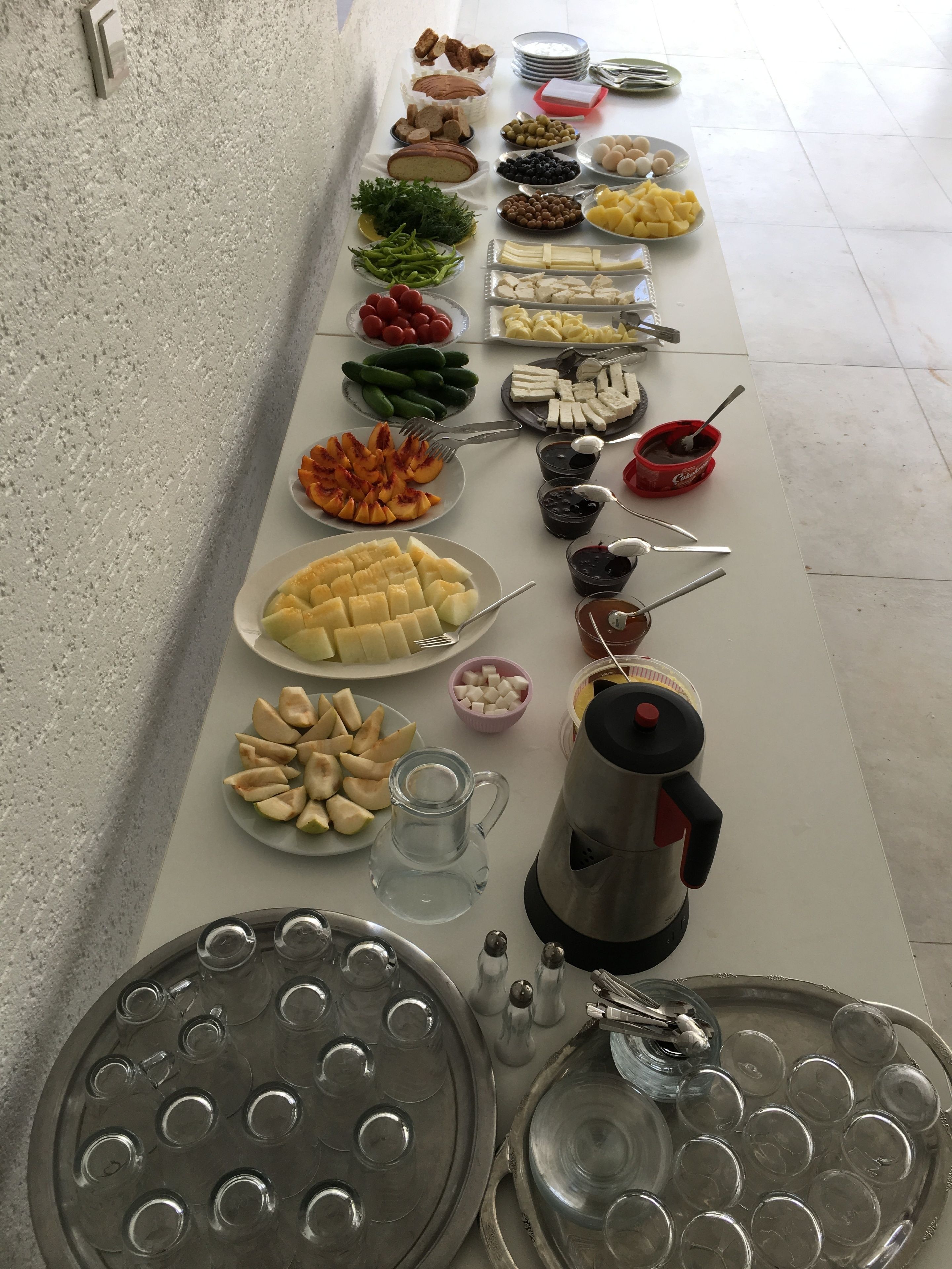 Frokost med lokale retter hver dag (USD 12 per person)