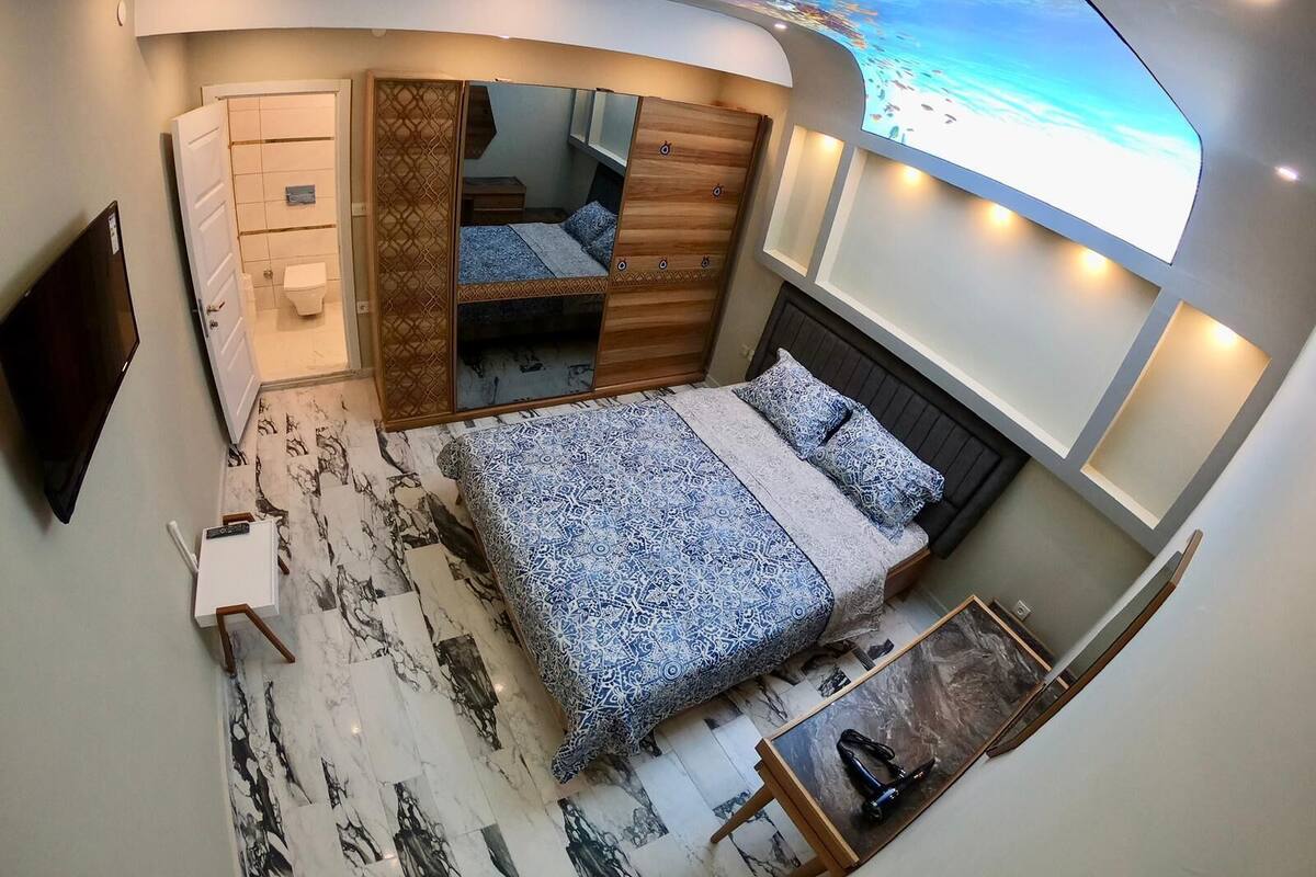 Luxury-Apartment, 1 Schlafzimmer | Laptopgeeigneter Arbeitsplatz, Verdunkelungsvorhänge