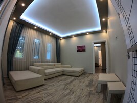 Televisión LED 100 pulgadas con canales de televisión vía satélite