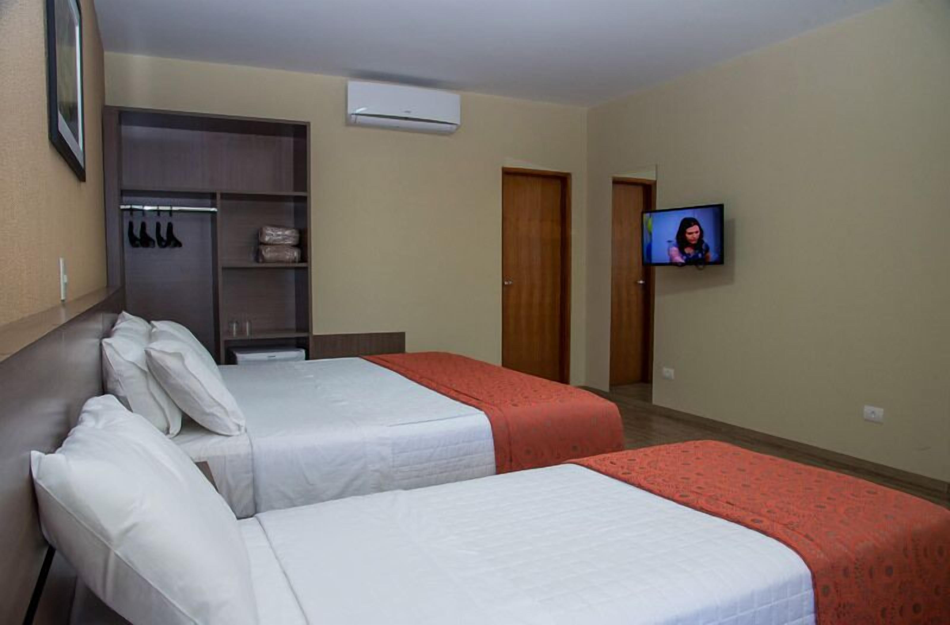standard triple room | minibar, desk, free wifi, bed sheets