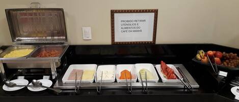 Petit déjeuner buffet compris tous les jours