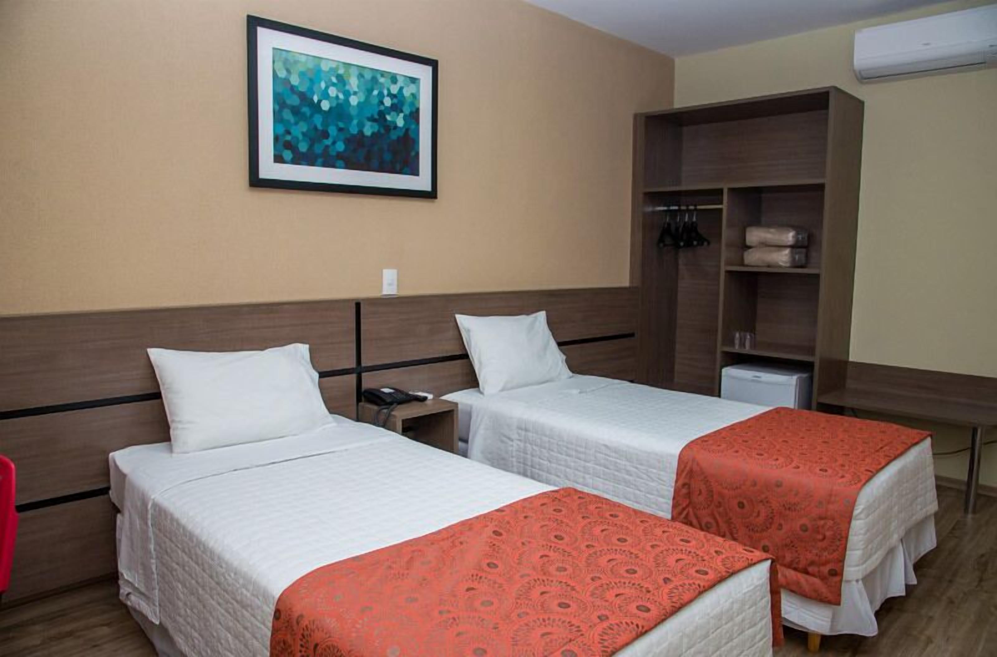 standard double room, ground floor | minibar, desk, free wifi, bed sheets