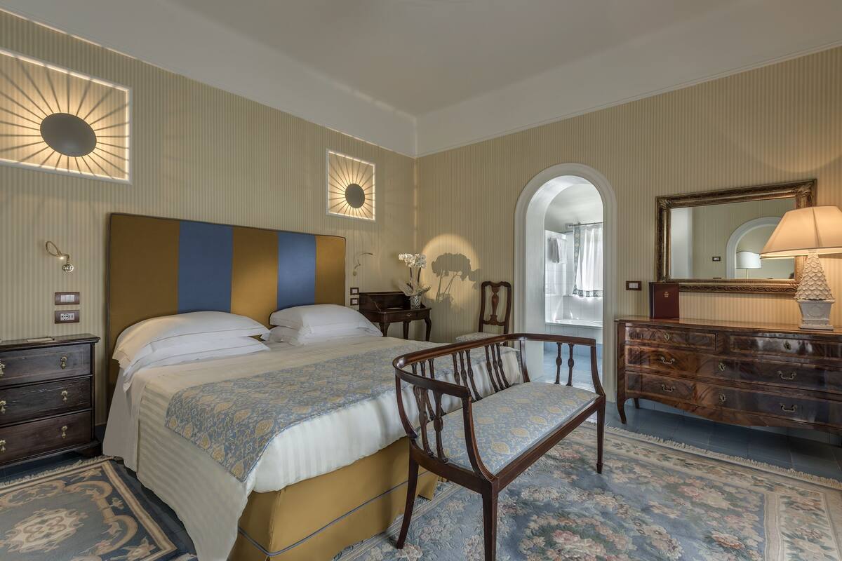 Superior Double Room | Minibar, in-room safe, desk, cribs (free)