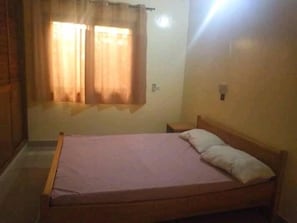 Free WiFi, bed sheets