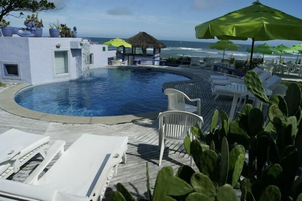Outdoor pool, pool loungers