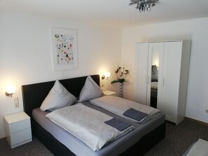 Apartment | 2 bedrooms, iron/ironing board, free WiFi, bed sheets - Schulinska Apartment (Winterberg)