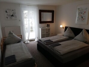 Apartment | 2 bedrooms, iron/ironing board, free WiFi, bed sheets