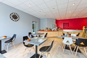 Daily buffet breakfast (EUR 9 per person)