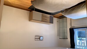 Appartement, 2 slaapkamers | 2 slaapkamers, verduisterende gordijnen, een strijkplank/strijkijzer