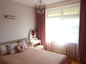 2 slaapkamers, een strijkplank/strijkijzer, wifi, beddengoed