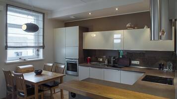 Kühlschrank, Ofen, Geschirrspüler, Mixer