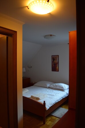 Classic Double Room | Desk, blackout drapes, soundproofing, free WiFi