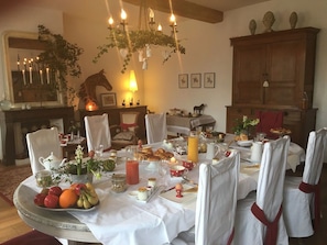 Dagelijks continentaal ontbijt inbegrepen