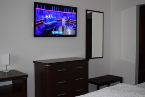 Deluxe Double Room | Television - Landhotel Weisses Ross (Bad Brueckenau)