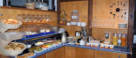 Daily buffet breakfast (EUR 10.00 per person)